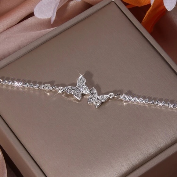 Rhinestone Butterfly Decor Silver Shiny Bracelet For Women Wedding Jewelry - Picture 3 of 6